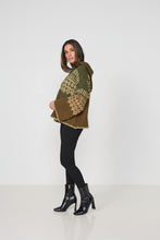 Load image into Gallery viewer, Caju Hoodie Middle Earth colour side shot
