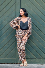 Load image into Gallery viewer, Carolina - Nina Cape - Mocha Color Front View