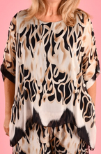 Load image into Gallery viewer, Go Girl - Stella Silk Top - Rossa Flame colour front closed up shot