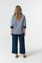 Load image into Gallery viewer, Goondiwindi Cotton - Classic Cotton ¾ Sleeve Shirt - Dark Navy/White colour back shot