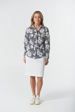 Load image into Gallery viewer, Goondiwindi Cotton - Cotton Classic Shirt - Camelia Print front shot