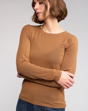 Load image into Gallery viewer, Knewe Label - Hero Top - Cedar colour front shot