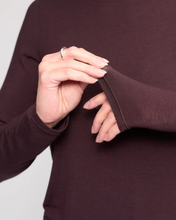 Load image into Gallery viewer, Knewe Label - Hero Top - Raisin colour front closed up shot