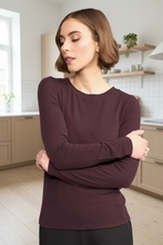 Load image into Gallery viewer, Knewe Label - Hero Top - Raisin colour front shot