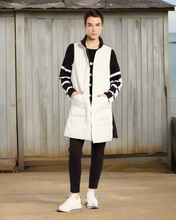 Load image into Gallery viewer, Marco Polo - Reversible Showerproof Vest - Black/Ivory colour front shot