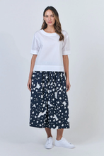 Load image into Gallery viewer, Naturals O&J Boat Neck Cotton Top White colour front shot