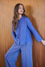 Load image into Gallery viewer, Naturals O&J Button Down Top Placid colour side shot
