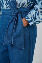 Load image into Gallery viewer, Naturals by O&J Belted Bermuda Shorts Chambray colour side closed up shot