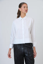 Load image into Gallery viewer, Naturals by O&J Button-Through Top White colour front shot