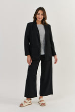 Load image into Gallery viewer, Naturals by O&J Linen Blazer Black colour front shot