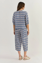 Load image into Gallery viewer, Naturals by O&J Linen Pants Delta Bolt Colour back shot