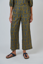Load image into Gallery viewer, Naturals by O&J Linen Pants Motif colour front shot