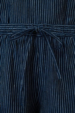 Load image into Gallery viewer, Naturals by O&J Linen Short Drawstring Streamlined colour front closed up shot