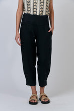 Load image into Gallery viewer, Naturals by O&J Linen Stretch Pants Black colour front shot