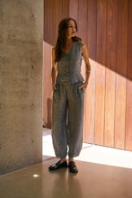 Load image into Gallery viewer, Naturals by O&J Linen Vest Cinder colour front shot