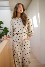 Load image into Gallery viewer, Naturals by O&J Puffed Sleeves Top Poppy Seed colour front shot