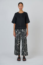 Load image into Gallery viewer, Naturals by O&J Roundneck Linen Top Black colour front shot