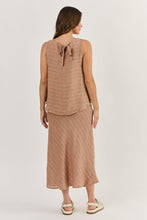 Load image into Gallery viewer, Naturals by O&J Sleeveless Linen Top Brick colour back shot