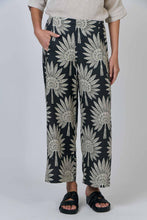 Load image into Gallery viewer, Naturals by O&J Wide Leg Pants Black colour front shot