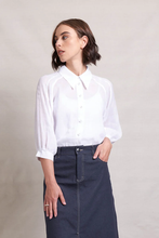 Load image into Gallery viewer, Neris - Art Space Top - White colour front shot