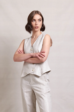 Load image into Gallery viewer, Neris - In Ore Vest - Pumice colour front shot