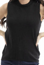 Load image into Gallery viewer, Orientique Knit Vest Knit-IN 2/30S Black colour front closed up shot