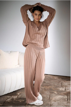 Load image into Gallery viewer, Eadie Lifestyle - Isla Pant Color Pistachio Front View