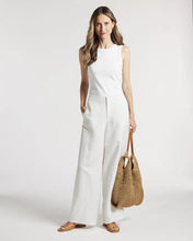 Load image into Gallery viewer, Yarra Trail - Bay Tank in White colour front shot