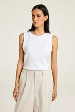 Load image into Gallery viewer, Yarra Trail - Bay Tank in White colour front shot