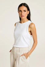 Load image into Gallery viewer, Yarra Trail - Bay Tank in White colour side closed up shot