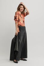 Load image into Gallery viewer, Yarra Trail - Harvest Shirt - Autumn colour side shot