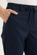 Load image into Gallery viewer, Yarra Trail - Mont Pant - Navy colour front closed up shot