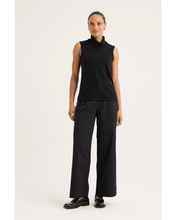 Load image into Gallery viewer, Yarra Trail - Tranquil Knit - Black colour front shot