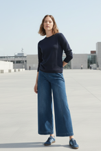 Load image into Gallery viewer, Yarra Trail - Villa Knit Top - Navy colour front shot