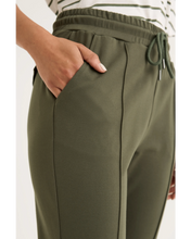 Load image into Gallery viewer, Yarra Trail Vine Jogger Khaki colour side closed up shot