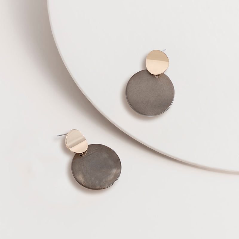 Shell Disk Post Earrings - Brown SAE354