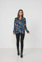 Load image into Gallery viewer, Caju Shirt Raglan Sleeve and Wood Buttons front shot
