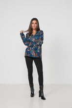 Load image into Gallery viewer, Caju Shirt Raglan Sleeve and Wood Buttons front shot
