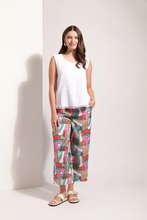 Load image into Gallery viewer, Foil - Benefits Shell - White colour front shot
