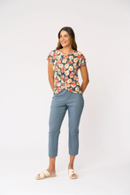 Load image into Gallery viewer, Foil - Fuss Free Capri - Ocean View colour front shot
