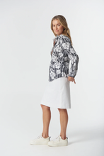 Load image into Gallery viewer, Goondiwindi Cotton - Cotton Classic Shirt - Camelia Print side shot
