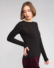 Load image into Gallery viewer, Knewe Label - Hero Top - Black colour side shot

