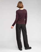 Load image into Gallery viewer, Knewe Label - Hero Top - Raisin colour back shot
