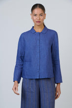 Load image into Gallery viewer, Naturals O&amp;J Button Down Top Placid colour front shot

