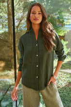 Load image into Gallery viewer, Naturals O&amp;J Linen Buttoned Top Myrtle
