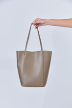 Load image into Gallery viewer, Naturals by O&amp;J Handbag Natural colour front shot
