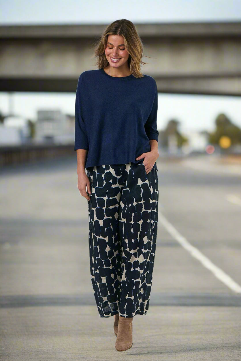 Naturals by O&J Knitwear Jumper Midnight colour front shot