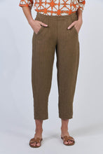 Load image into Gallery viewer, Naturals by O&amp;J Linen Cropped Trousers Tobacco colour front shot
