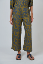 Load image into Gallery viewer, Naturals by O&amp;J Linen Pants Motif colour front shot
