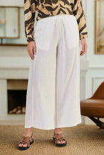 Load image into Gallery viewer, Naturals by O&amp;J Linen Pants White colour front shot
